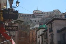 Haga click para ver la imagen ampliada this city has layers_ like an onion.jpg